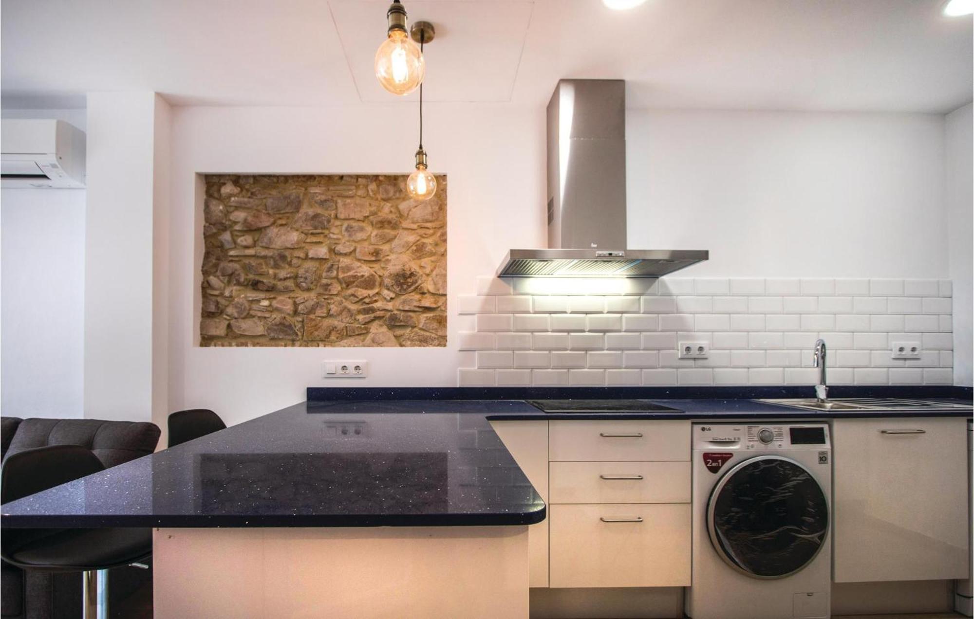 Amazing Apartment In Blanes With Kitchen 外观 照片